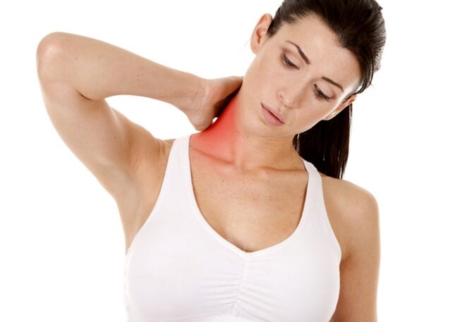 Ein Symptom der zervikalen Osteochondrose sind Schmerzen im Nacken.